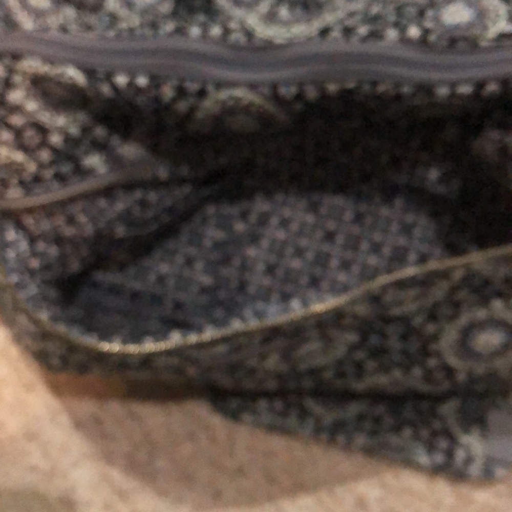 EUC Vera Bradley Charcoal Medallion medium duffel bag - Picture 4 of 7
